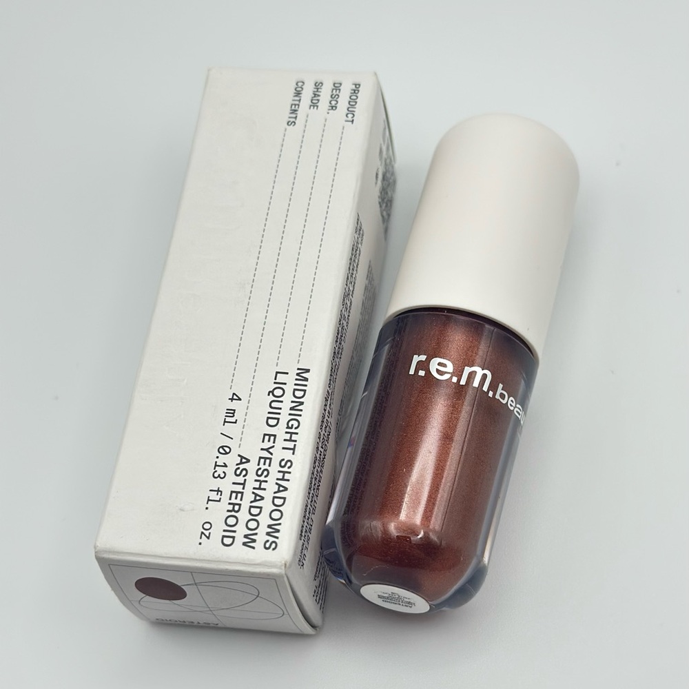 r.e.m. beauty Liquid Eyeshadow